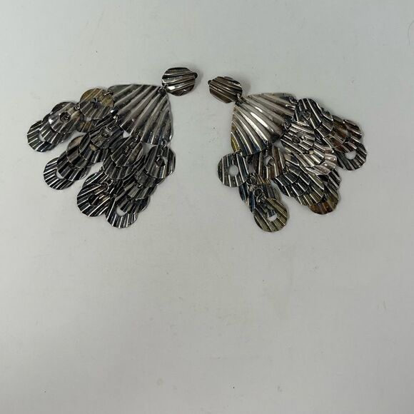 Silver metal 1980’s / 90’s clip on earrings - Picture 4 of 8